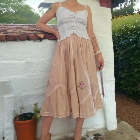 Unique Vintage Dresses & Skirts - Vtg Cottagecore Embroidered Skirt
